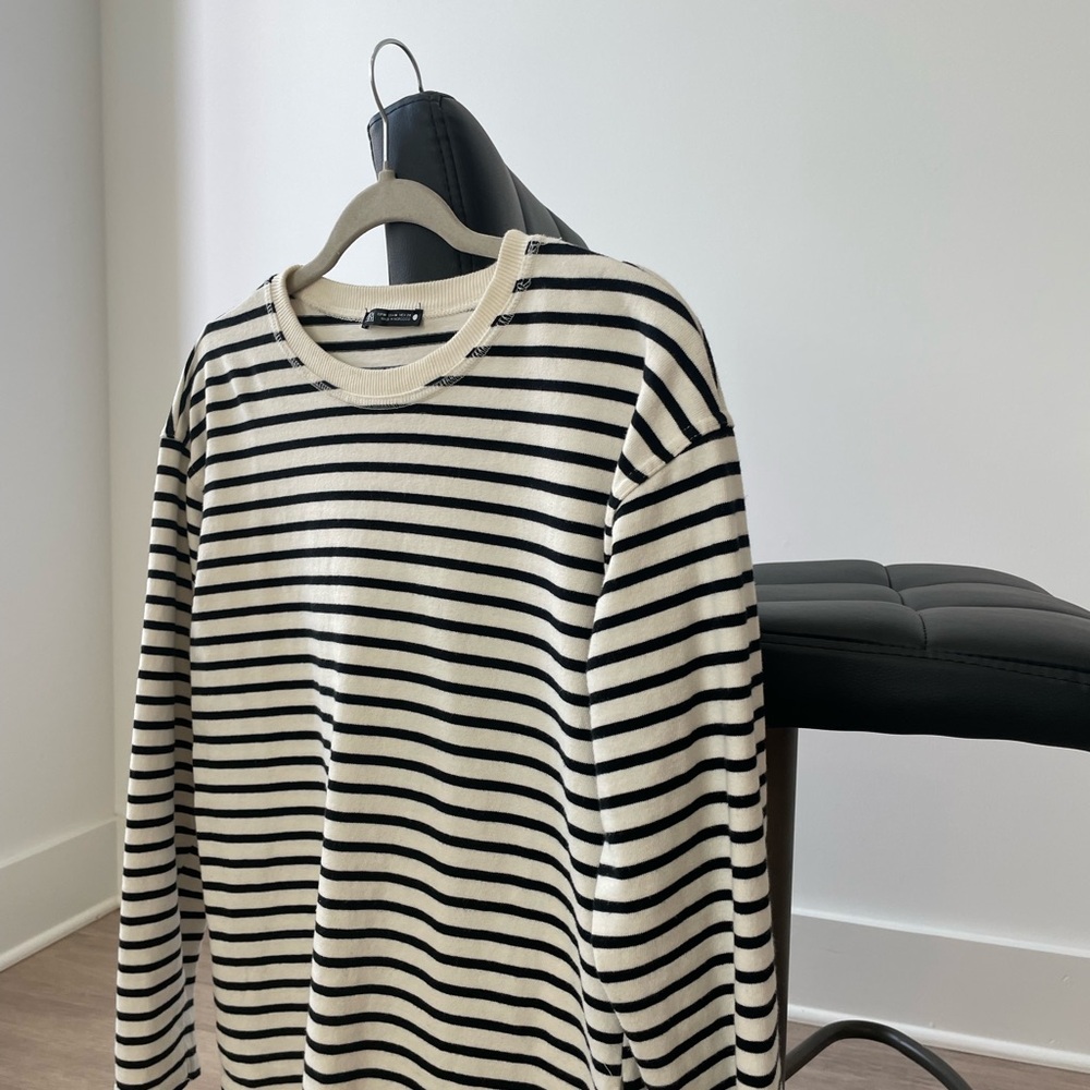 Chic Black & White Striped Turtleneck – Zara